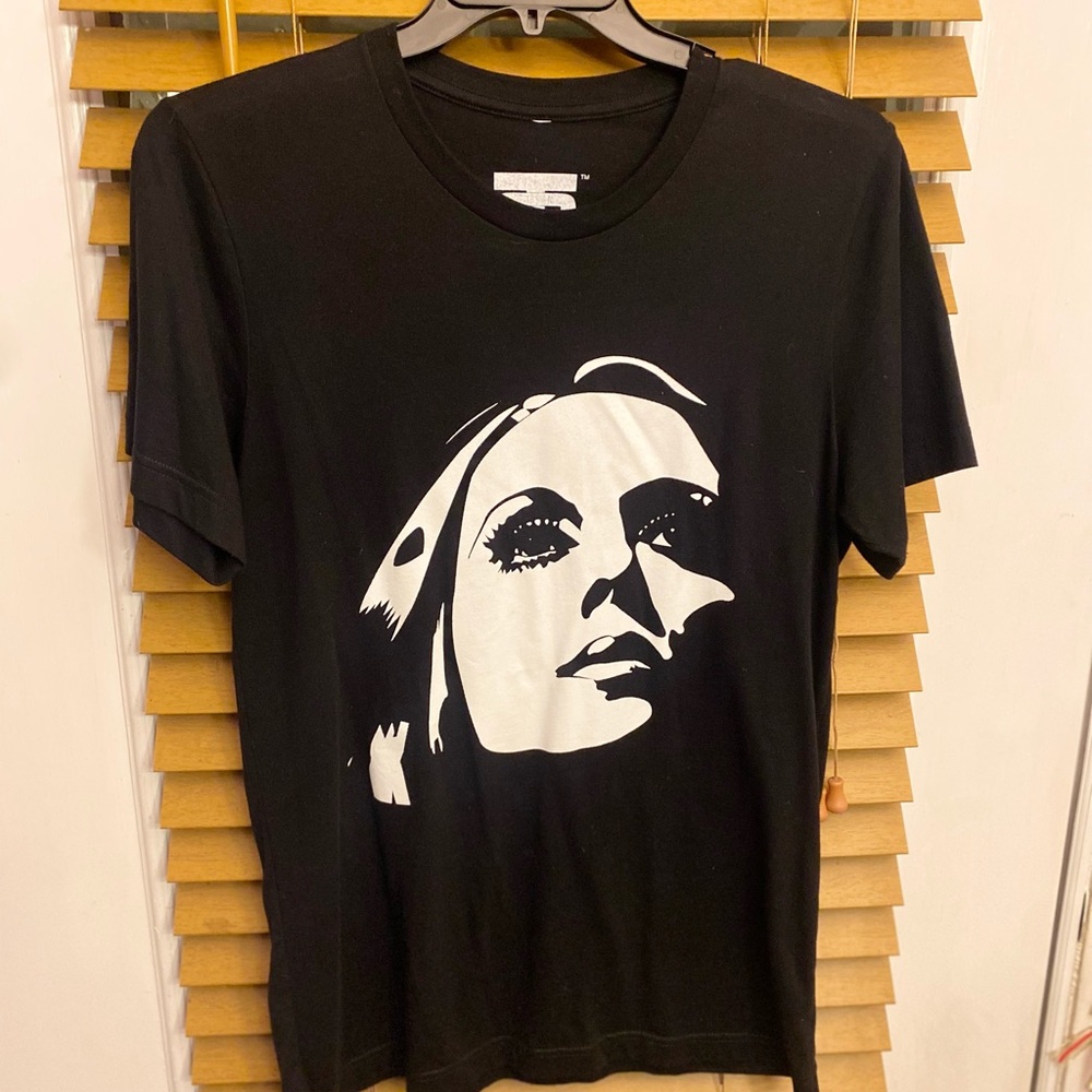 Fairuz tee